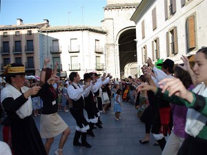 Año 2009 Baila con nosotros. Festival Folklórico de los Pirineos de Jaca