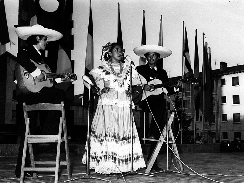 Fotos del Festival Folklórico de los Pirineos de Jaca. Año 1971