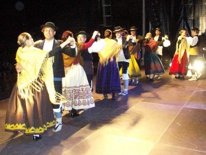 Año 2005 Grupo Uruel de Jota. Festival Folklórico de los Pirineos de Jaca.