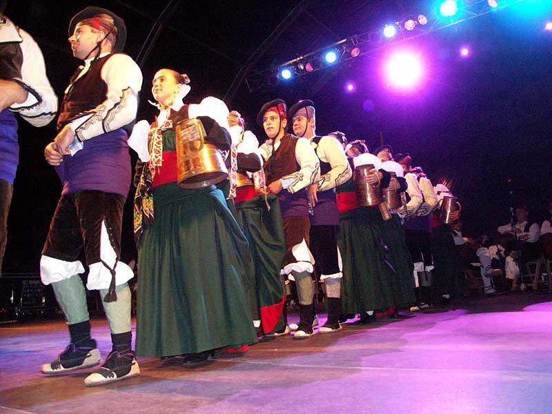 Año 2005 Grupo Val d'Echo. Festival Folklórico de los Pirineos de Jaca.
