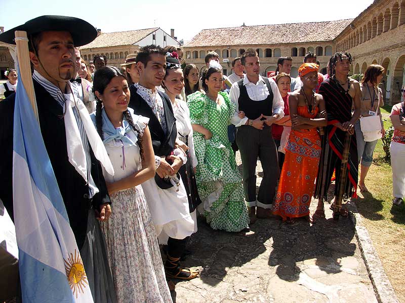 Fotos del Festival Folklórico de los Pirineos de Jaca. Año 2009