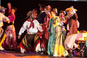 Conjunto Folklórico “Aldeia Dos Anjos” Brasil