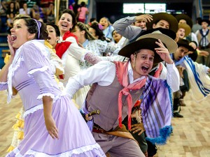 Conjunto Folklórico "Lalau Miranda" Brasil