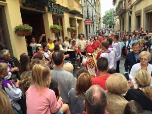 El ambiente del Festival está servido y el espectáculo está en la calle. ¿Hay quién dé más?...