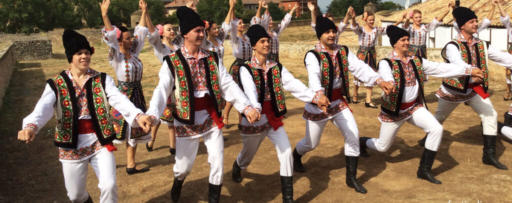 El conjunto folclórico nacional de Moldavia protagonizará el próximo día 17 una actuación especial que supondrá el “aperitivo” artístico de la cuadragésimo novena (49ª) edición del Festival de los Pirineos que se celebrará en Jaca durante el verano de 2017.