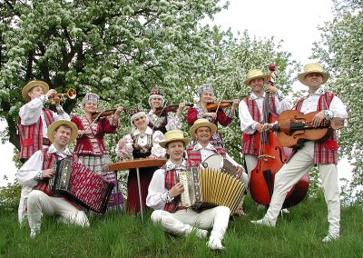 Bielorrusia: Conjunto folklórico “Radost”