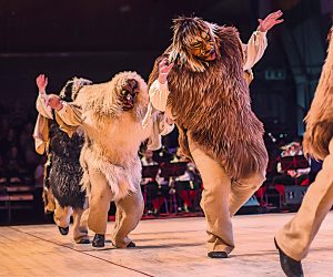 Suiza: Conjunto Folklórico “LES ZACHÉOS” de Sierre