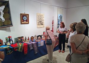 Inauguración de la exposición “Retrospectiva del Festival”, con una muestra de los recuerdos recibidos a lo largo de su historia.