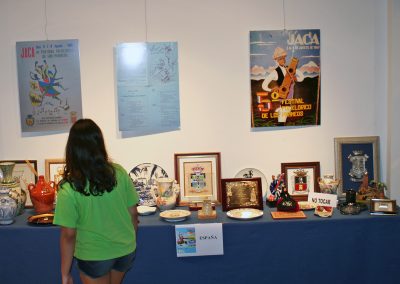 Inauguración de la exposición “Retrospectiva del Festival”, con una muestra de los recuerdos recibidos a lo largo de su historia.