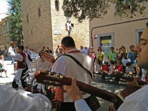 Pasacalles y Tapa-Festi Grupo Folklórico “Virgen de la Vega” de Murcia