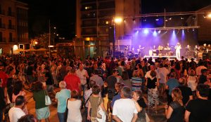 Los ritmos latinos inundan Jaca en el "aperitivo" del Festival