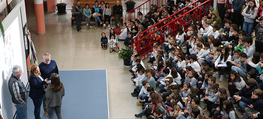 El pasado viernes 5 de abril, el Colegio Escuelas Pías de Jaca hizo entrega de los premios de su concurso literario, dirigido a primaria y secundaria, y dedicado en la presente edición al Festival Folklórico de los Pirineos.