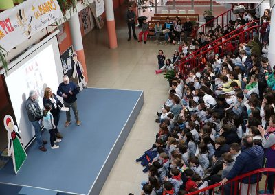 El pasado viernes 5 de abril, el Colegio Escuelas Pías de Jaca hizo entrega de los premios de su concurso literario, dirigido a primaria y secundaria, y dedicado en la presente edición al Festival Folklórico de los Pirineos.