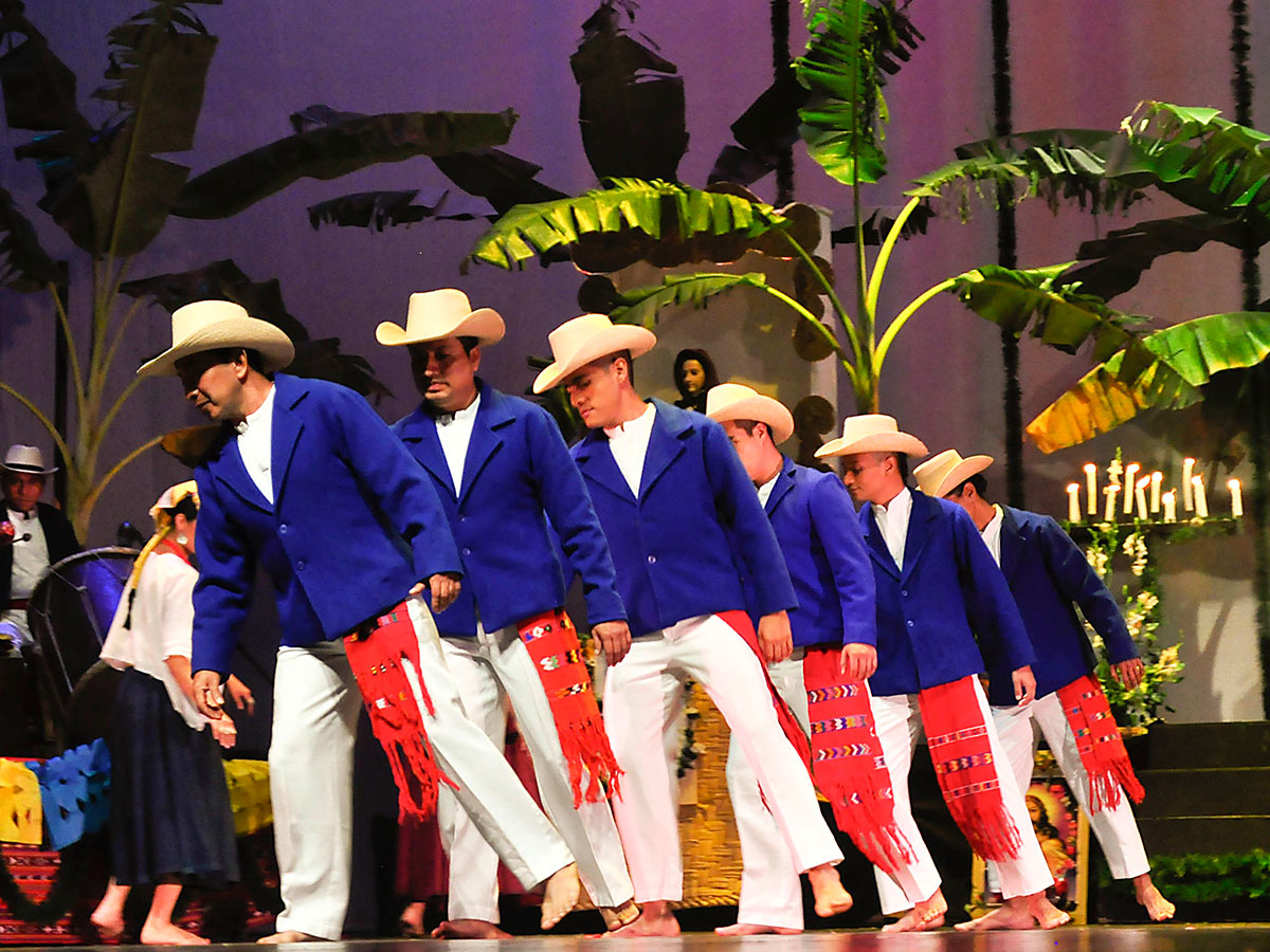 Albania: Grupo Folklórico nacional "Arbana"