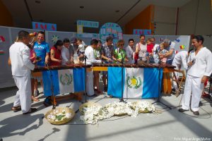 Los talleres, que se pusieron en marcha para que, desde pequeños, los niños sientan como suyo el espíritu del Festival, permiten el contacto directo con los músicos y bailarines que les muestran sus sus dances e instrumentos, y bailan con ellos enseñándoles su folklore y costumbres.