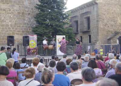 Encuentro de flautas de tres agujeros. Foto: G. Jiménez. Festival Folklórico de los Pirineos