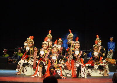 Conjunto Folklórico “Ktf Radha Sarisha”. Indonesia