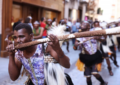 Conjunto Folclórico Nacional “Crane Performers” – Uganda